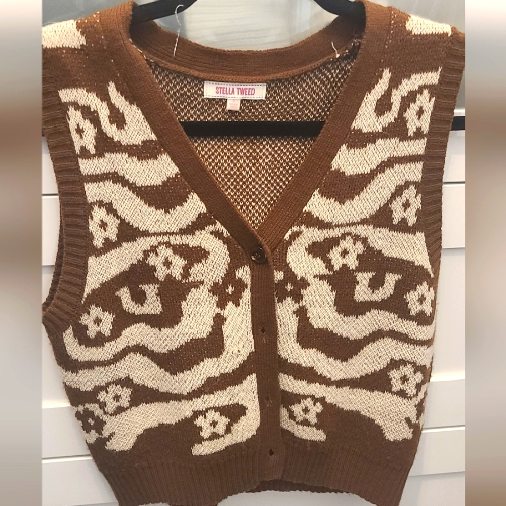 Abstract patern, brown and cream, sweater vest